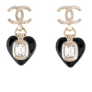 Chanel 2021 enamel and crystal CC heart drop earring